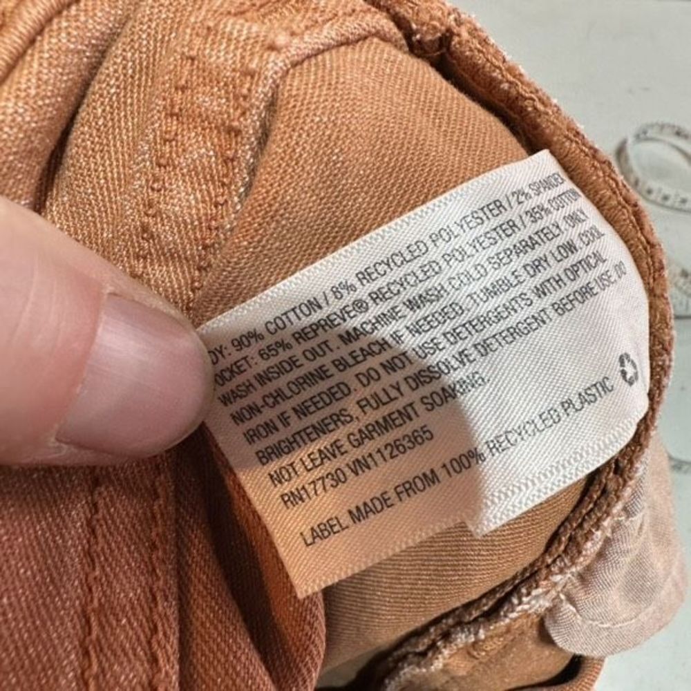 NWT Universal Thread Hi Rise Midi Smooth & Sculpts Shorts Size 6 4” burnt orange - Picture 9 of 10